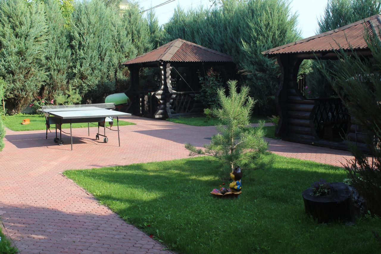 Hotel-Complex Mizh Triokh Ozer Свитяз Екстериор снимка