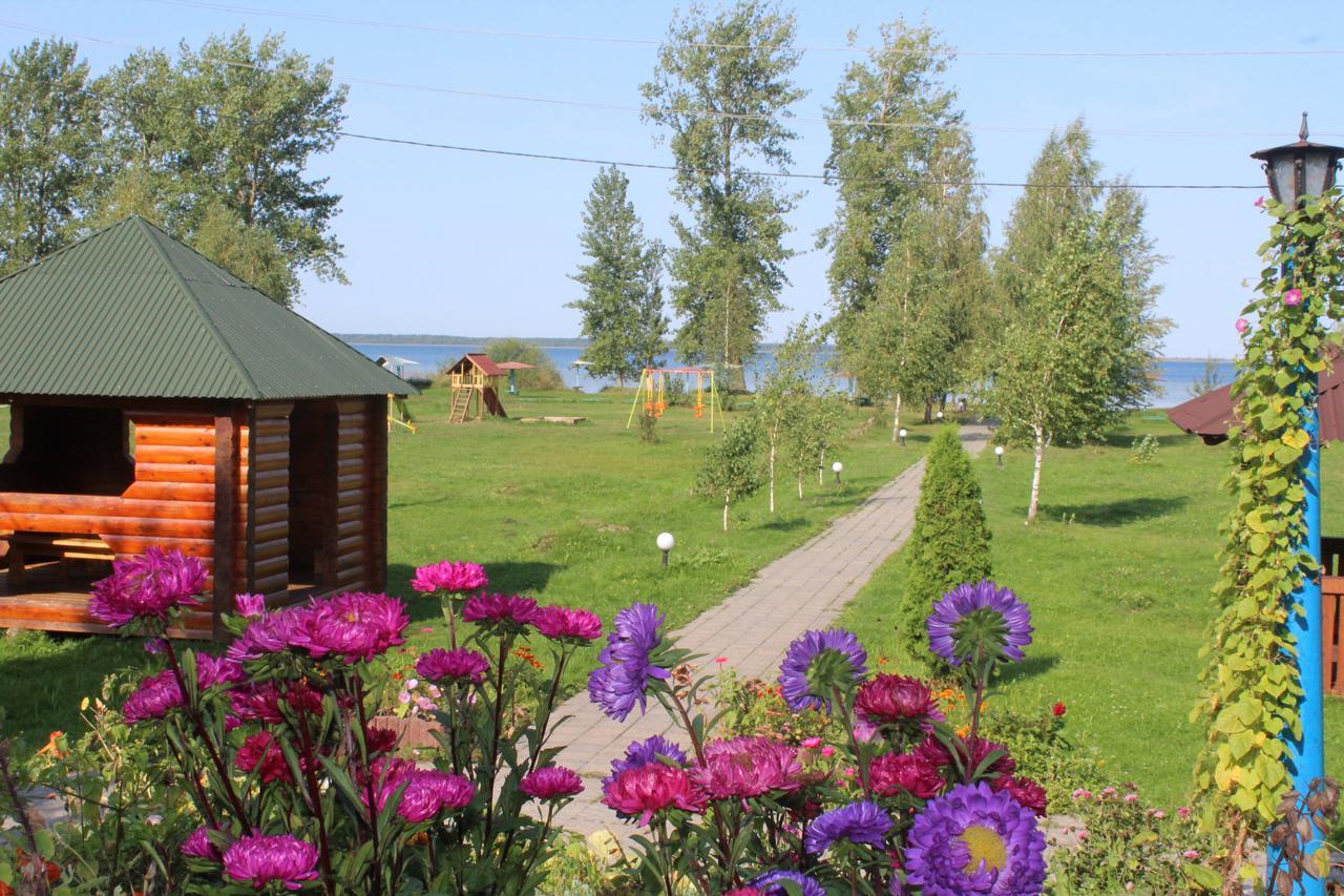 Hotel-Complex Mizh Triokh Ozer Свитяз Екстериор снимка